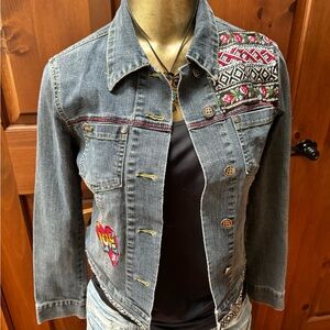Upcycled jean jacket/ veste jeans stylée